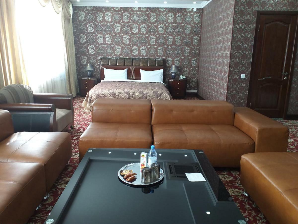 Seoul Hotel Sjymkent Exteriör bild
