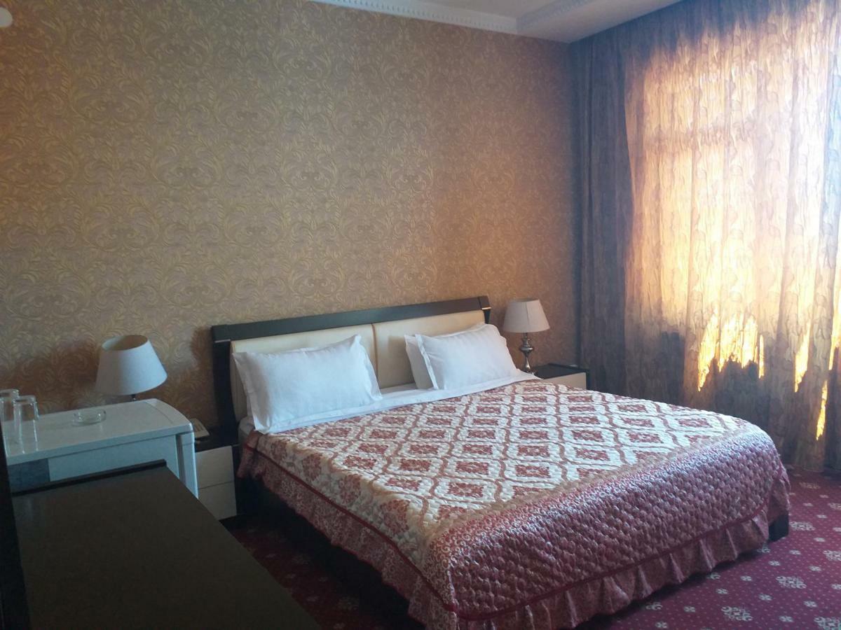 Seoul Hotel Sjymkent Exteriör bild