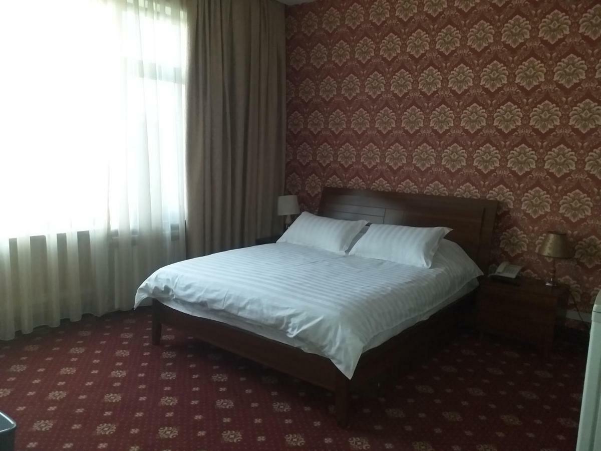 Seoul Hotel Sjymkent Exteriör bild
